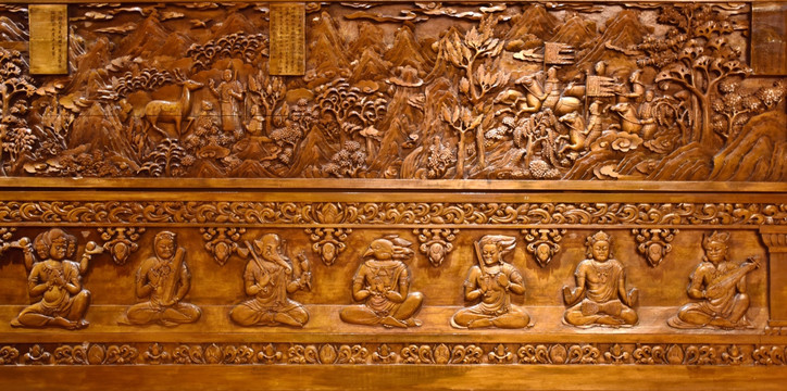 佛教主题的木质浮雕
