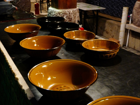 大瓷碗