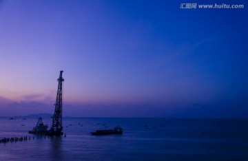 清晨的海上风光