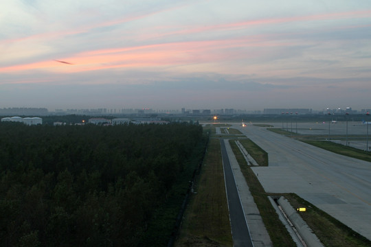 秋日傍晚的沈阳机场