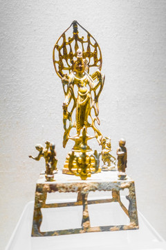 菩萨鎏金铜像
