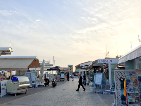 塞浦路斯海滨商业街