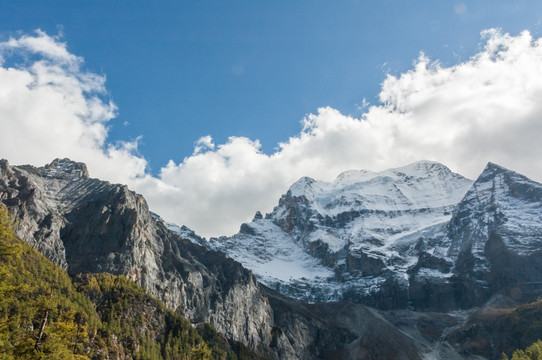 稻城亚丁雪山风光