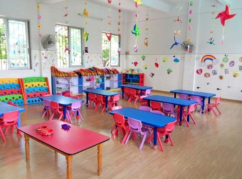 广东培幼幼儿园教室装饰内景