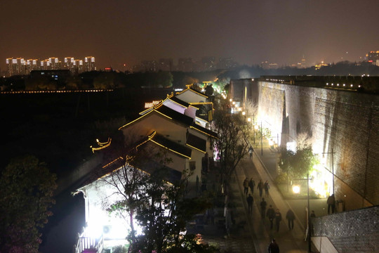 苏州古城墙夜景