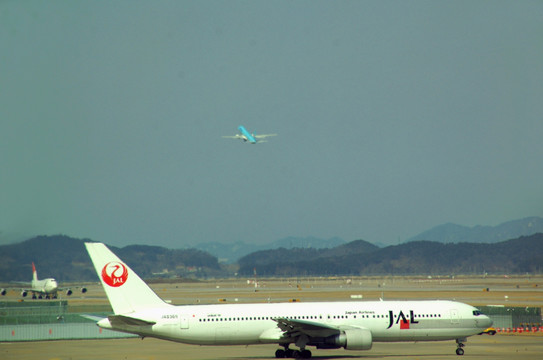 韩国仁川机场 日本日航客机