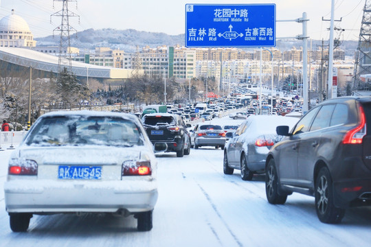 雪天行车