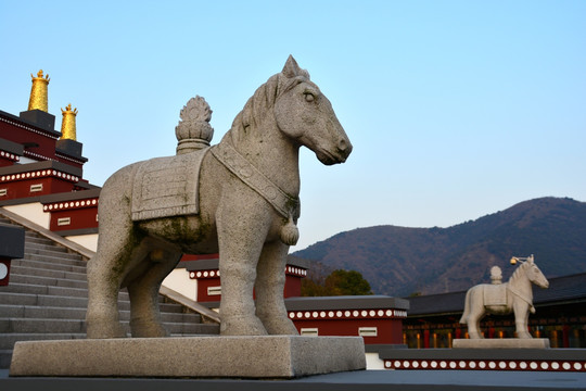 灵山大佛五印坛城宝马雕塑