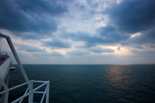 海上黎明