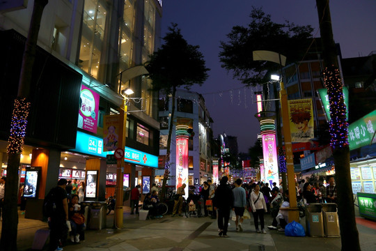 台北美食街夜景