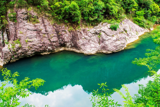 山谷 溪水 溪流 岩石