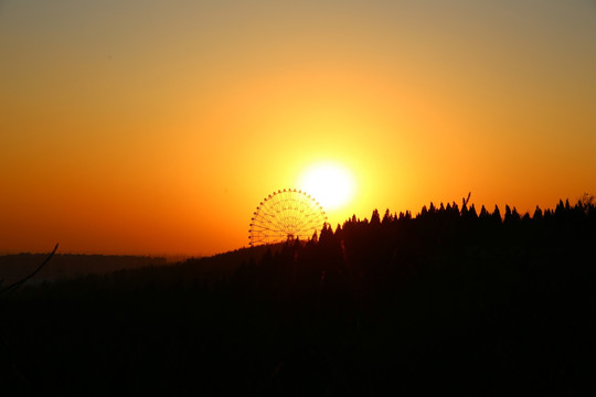 冬日夕阳天空