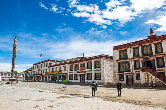 西藏桑耶寺 古建筑 蓝天白云