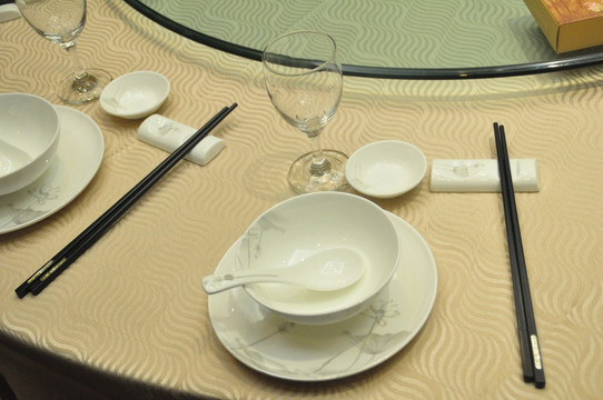 饭店碗筷