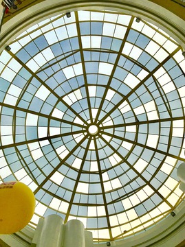 商场大厅伞形圆顶