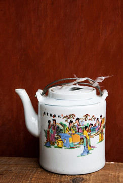 秋趣观画图茶壶