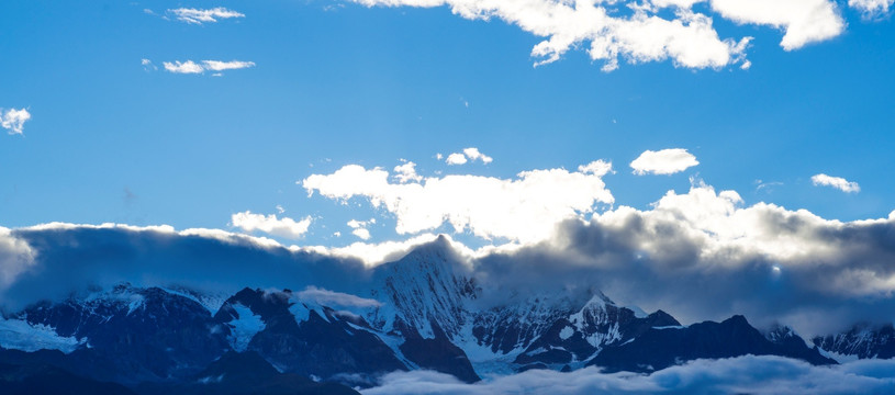 雪山 冰川冰山 梅里雪山