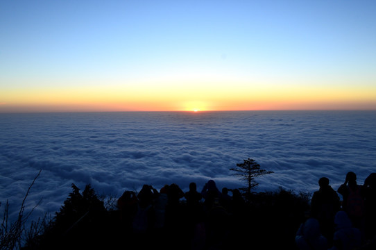 峨眉山 日出