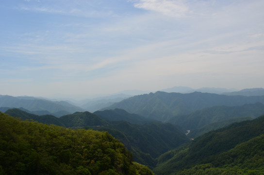 晴空万里登高山