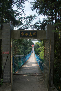 吊桥