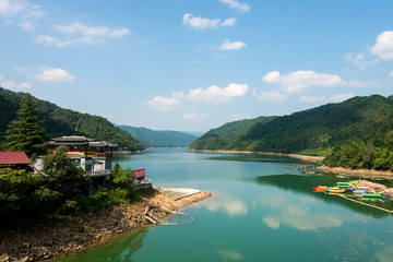 淡水湖青山绿水