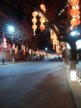 城镇春节的夜晚