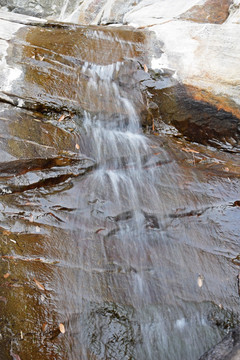 河道小流水景观图