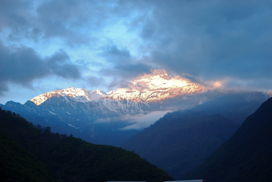 海螺沟 雪山