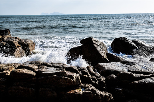 大海岩石海浪