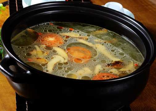 石锅野菌汤
