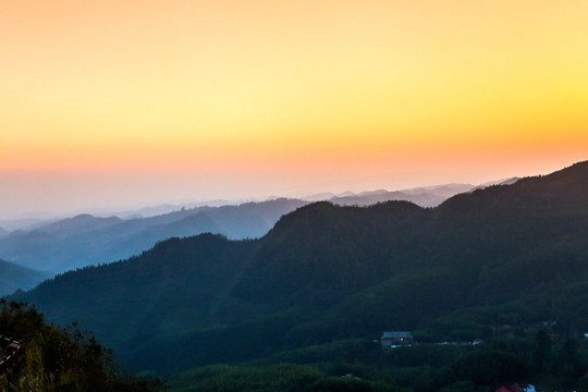 贵州老厂竹海黄昏