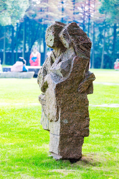 海月湖雕塑公园 日本人像石雕