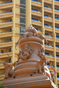 告庄西双景 傣族大象象神雕塑