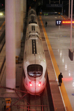 南京南站 高铁列车