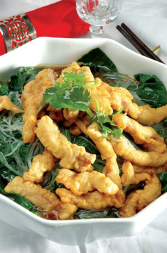 菠菜烩松肉