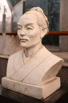 李春 塑像