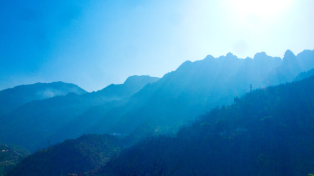 山峦 高山