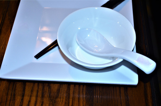 白瓷餐具 碗 白瓷盘 瓷器
