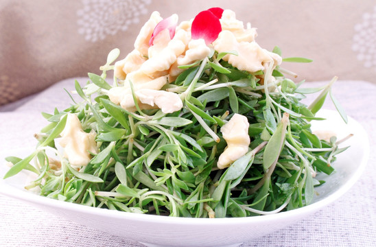 珍珠菜拌桃仁