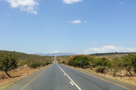 坦桑尼亚道路 车辆 汽车 柏油