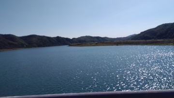 蓝 河水