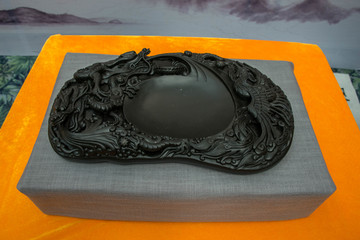 思州石砚龙砚展出
