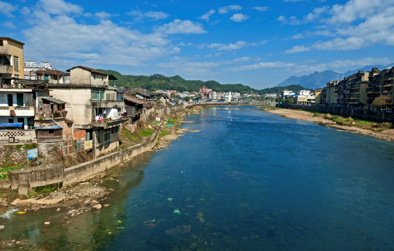 山村溪流