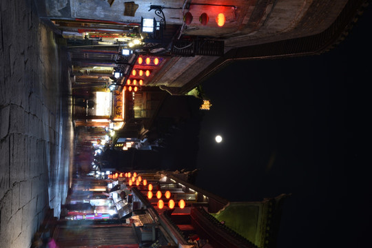 古城明月