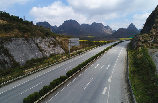 高速公路 风景如画