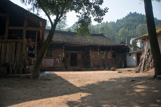 农村古建木房