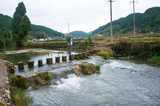 农村河流