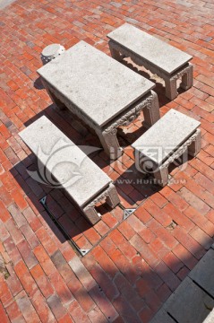 石头桌椅