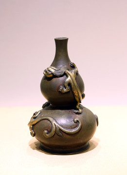 明代双螭铜葫芦瓶