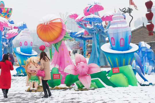 西安古城墙雪景 灯展